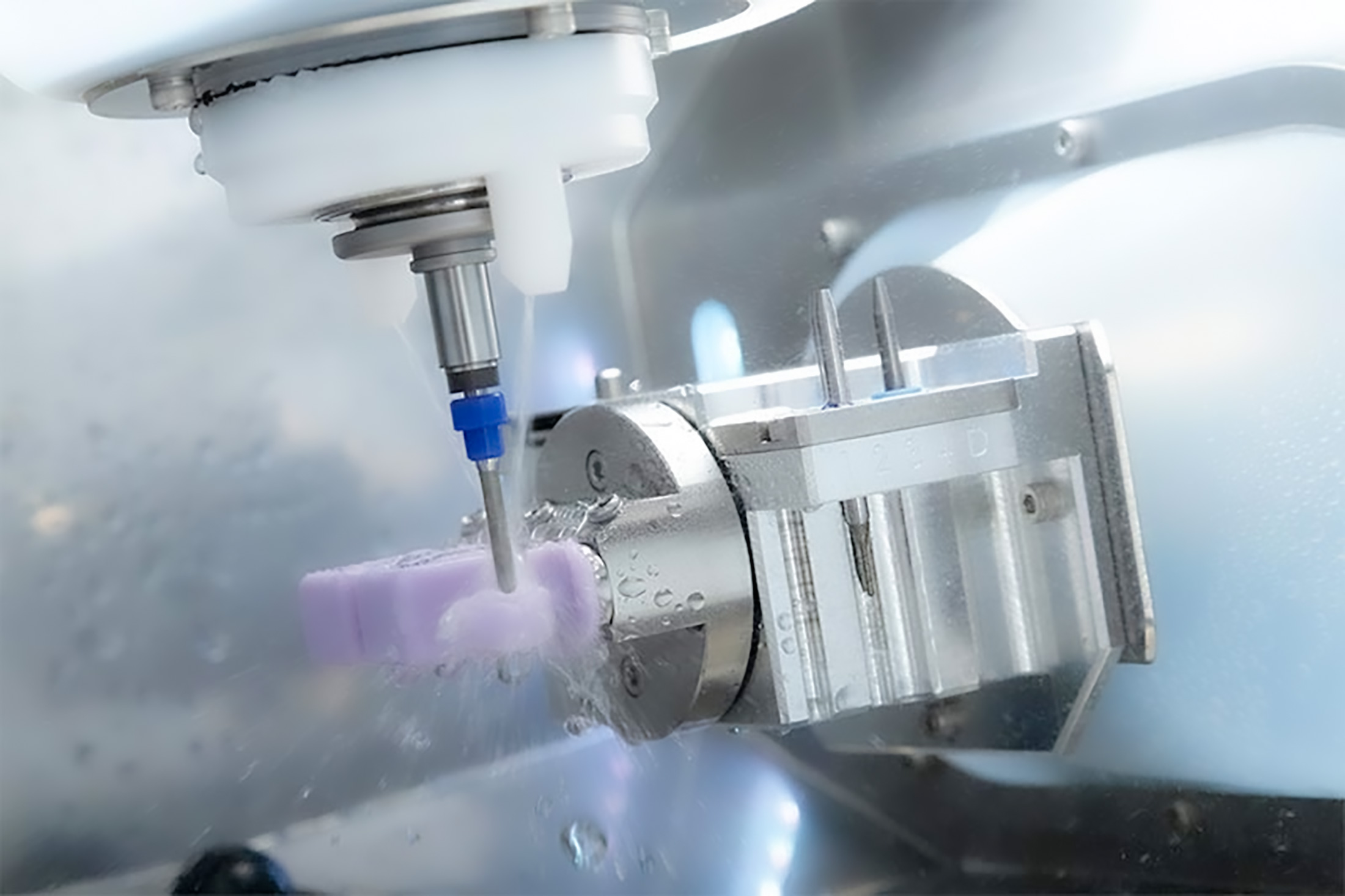 CAD CAM Technologie - Dental Design Zahntechnik